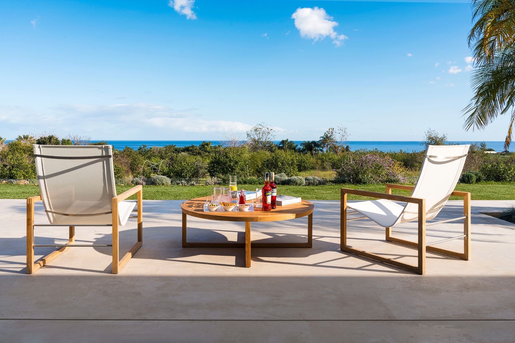 Hermosa villa photo.
